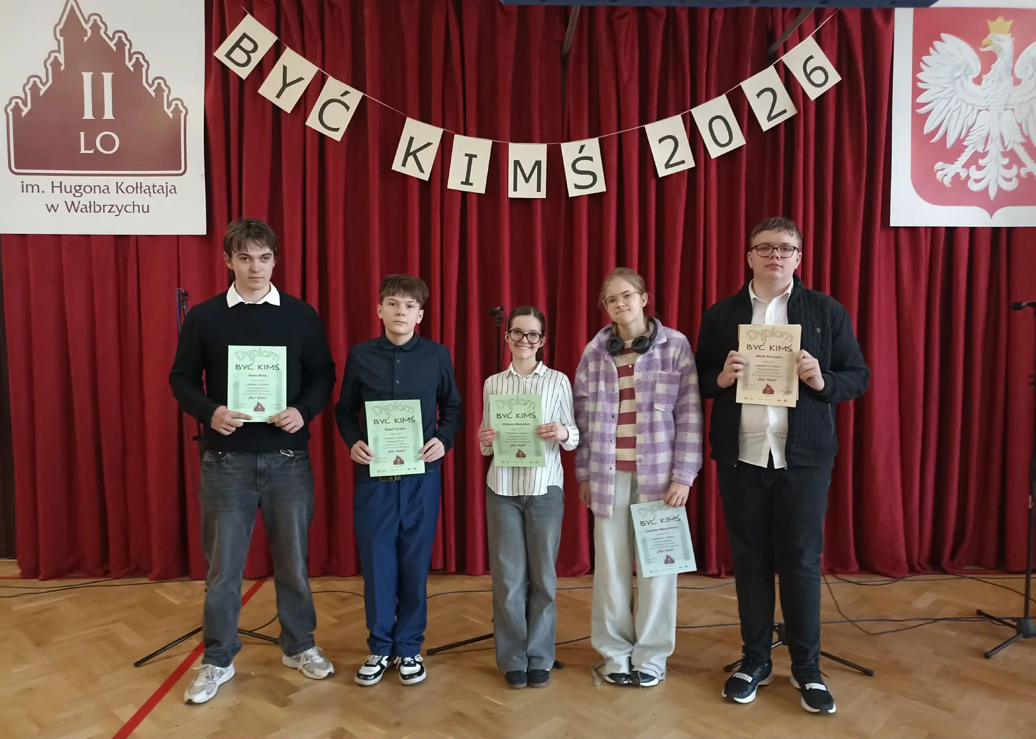 UROCZYSTA  GALA   BYĆ  KIMŚ