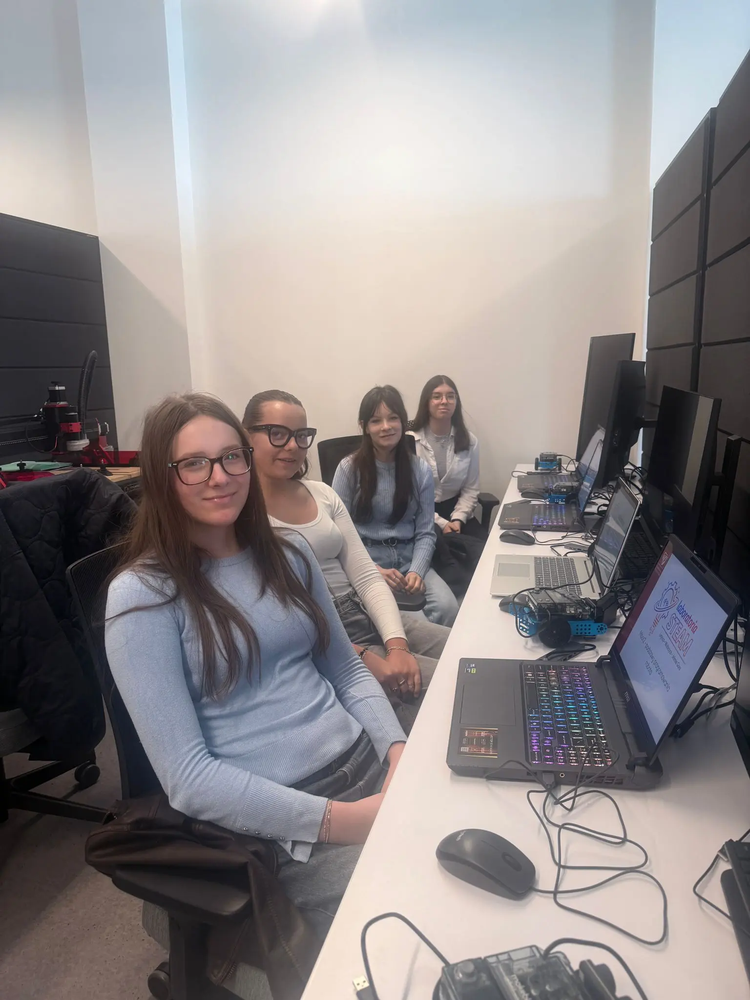 Z  WIZYTĄ  W  WAŁBRZYSKIEJ  POLITECHNICE