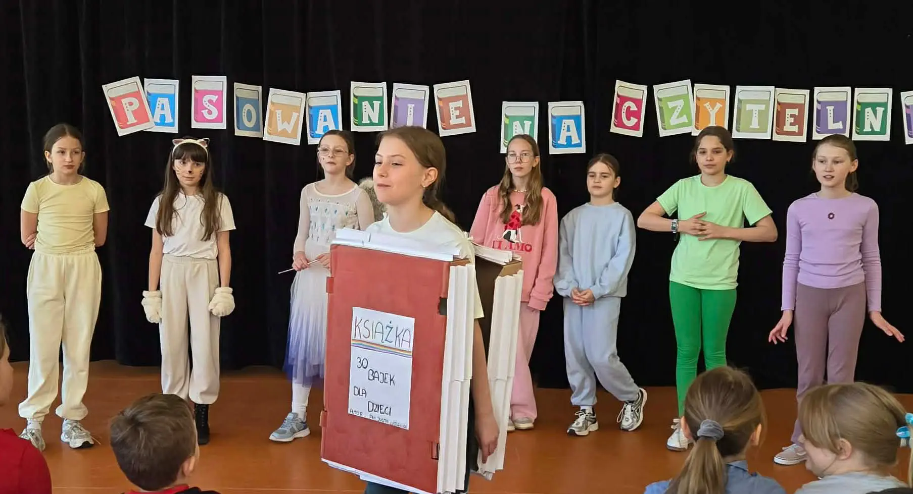 ŚWIATOWY DZIEŃ KSIĄŻKI i PRAW AUTORSKICH - PASOWANIE NA CZYTELNIKA