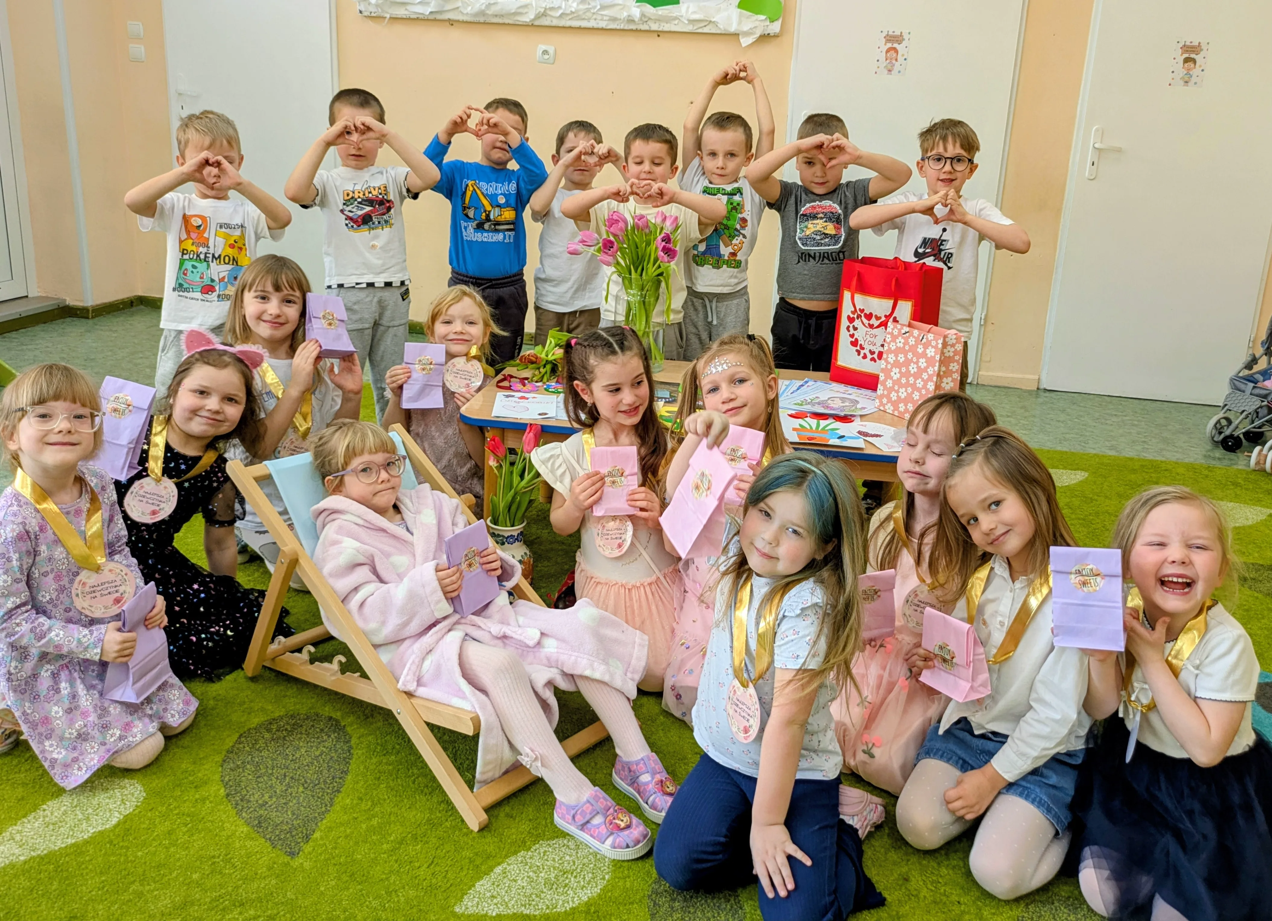 Dzień Kobiet w przedszkolu – małe SPA dla wielkich księżniczek! 👑