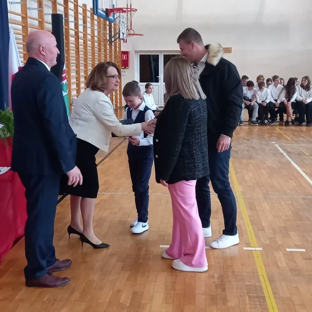 a5d58016 f4c6 4a2e a4a9 a83e9e19d205