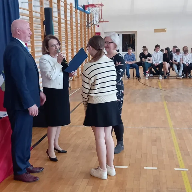 a63efcb2 d915 4977 adf3 21af827920ee