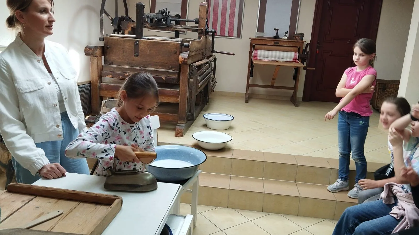 LEKCJE MUZEALNE O PRANIU I PRASOWANIU