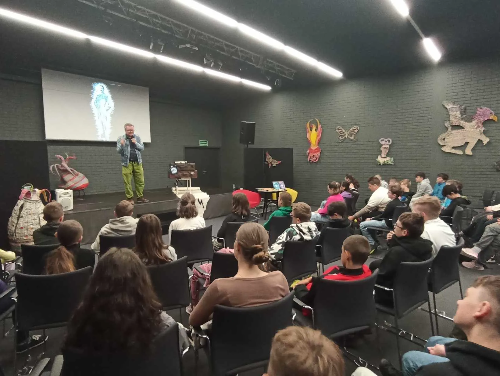 a4e3a534 f421 4467 9900 37dd757dc318