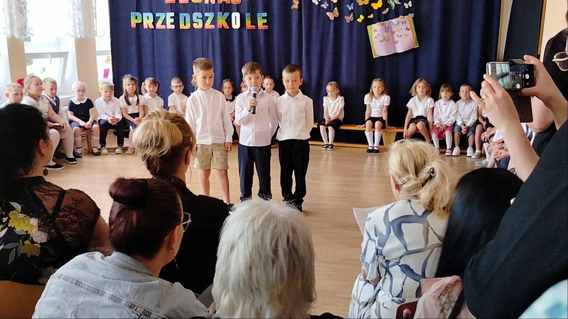 "Tak niedawno żeśmy się spotkali a już pożegnania nadszedł czas..."