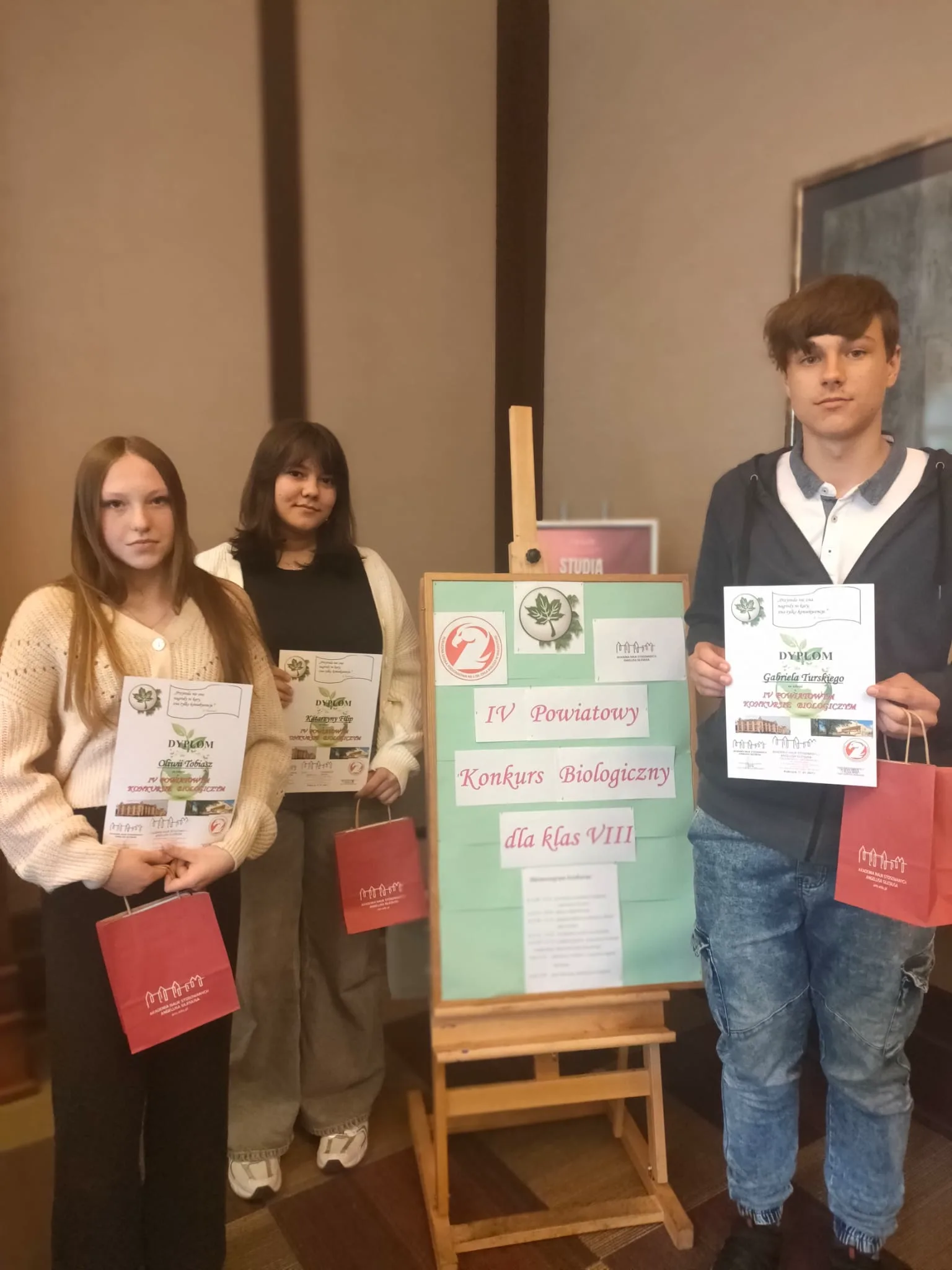 Sukces naszych uczniów w IV Powiatowym Konkursie Biologicznym klas 8