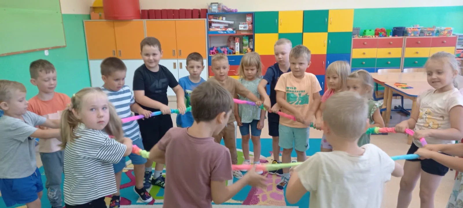 PRZEDSZKOLAKI ŚWIĘTUJĄ