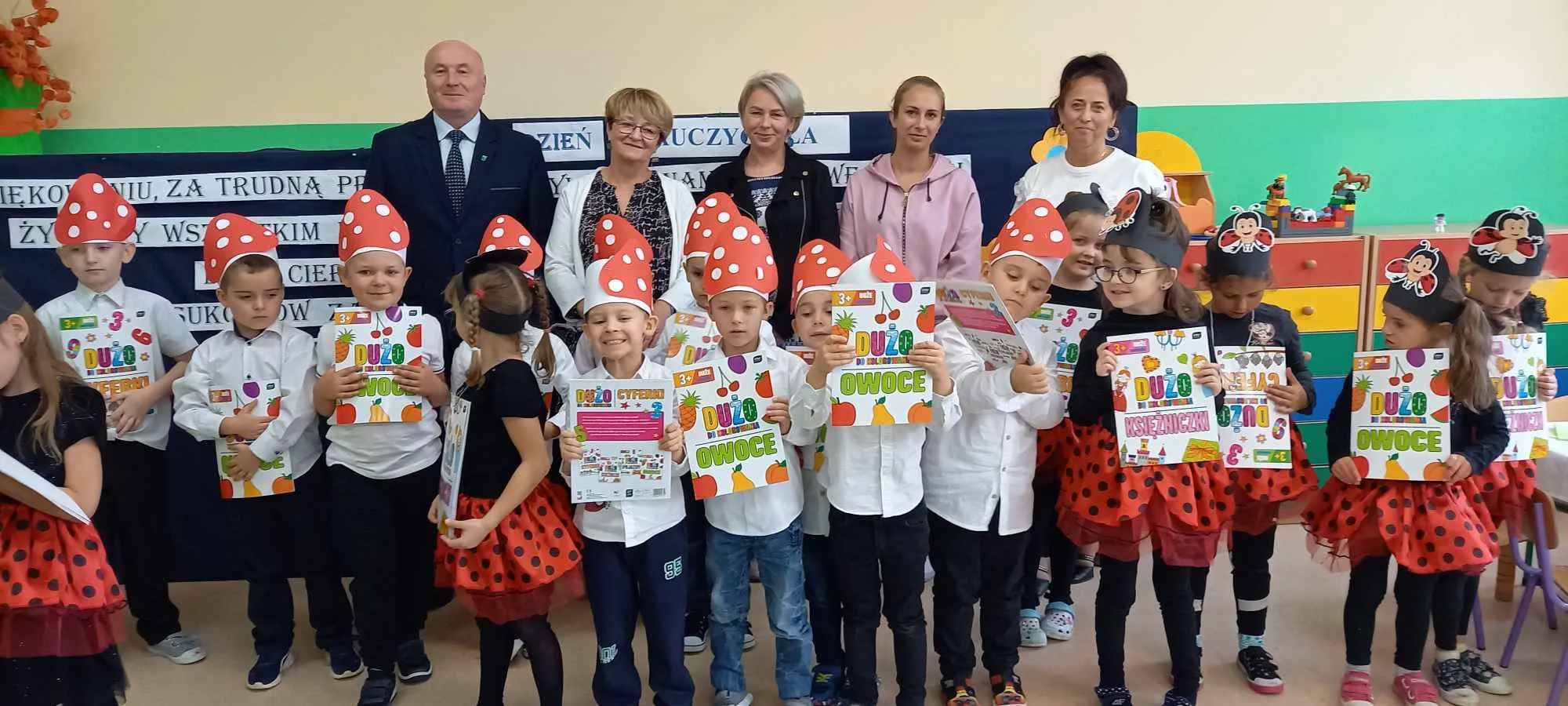 ,, DZIEŃ JAK NIEDZIELA - BO TO ŚWIĘTO  NAUCZYCIELA”