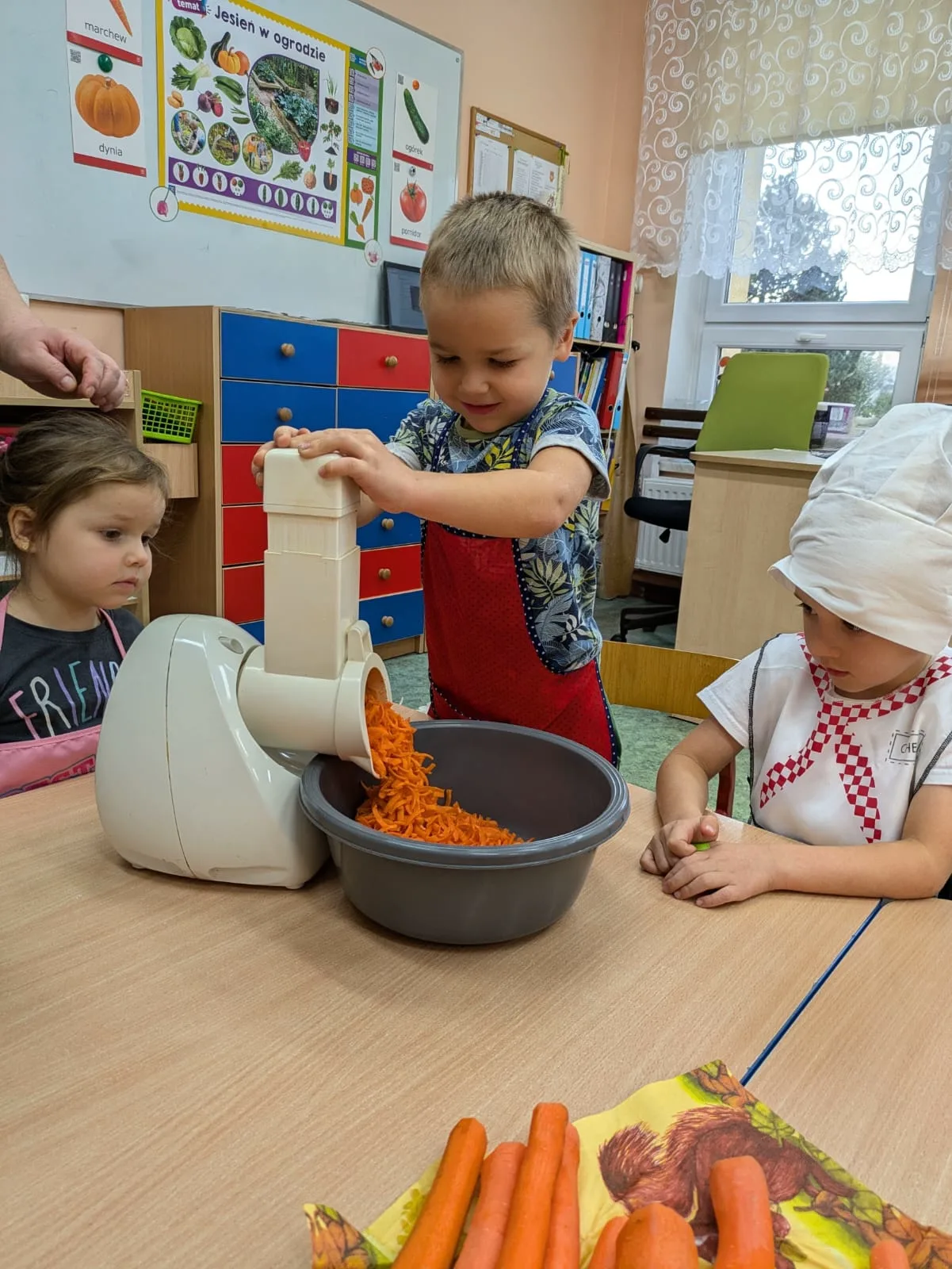 PHOTO 2024 10 18 19 33 05