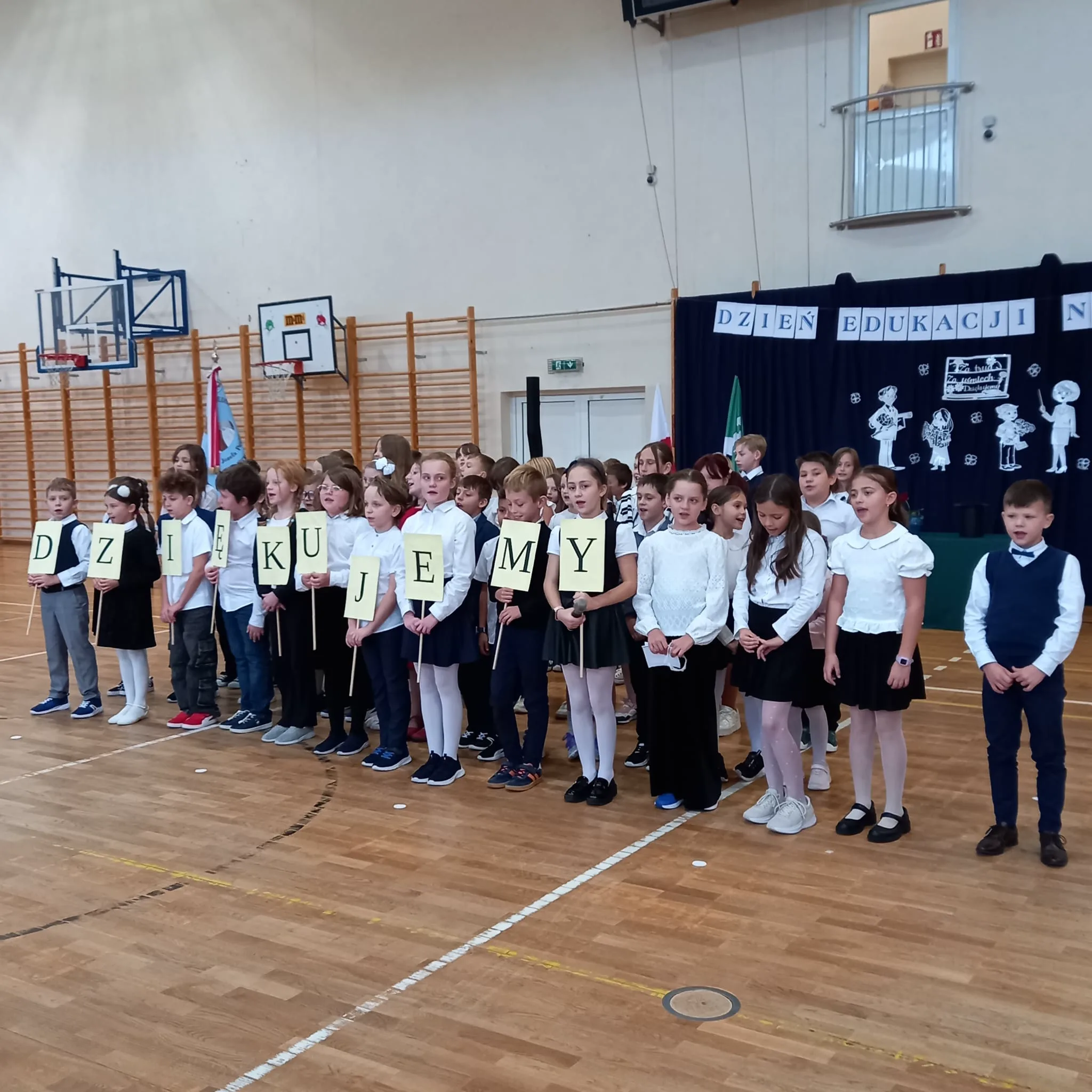 Zdjęcie 6 z albumu Dzień Nauczyciela