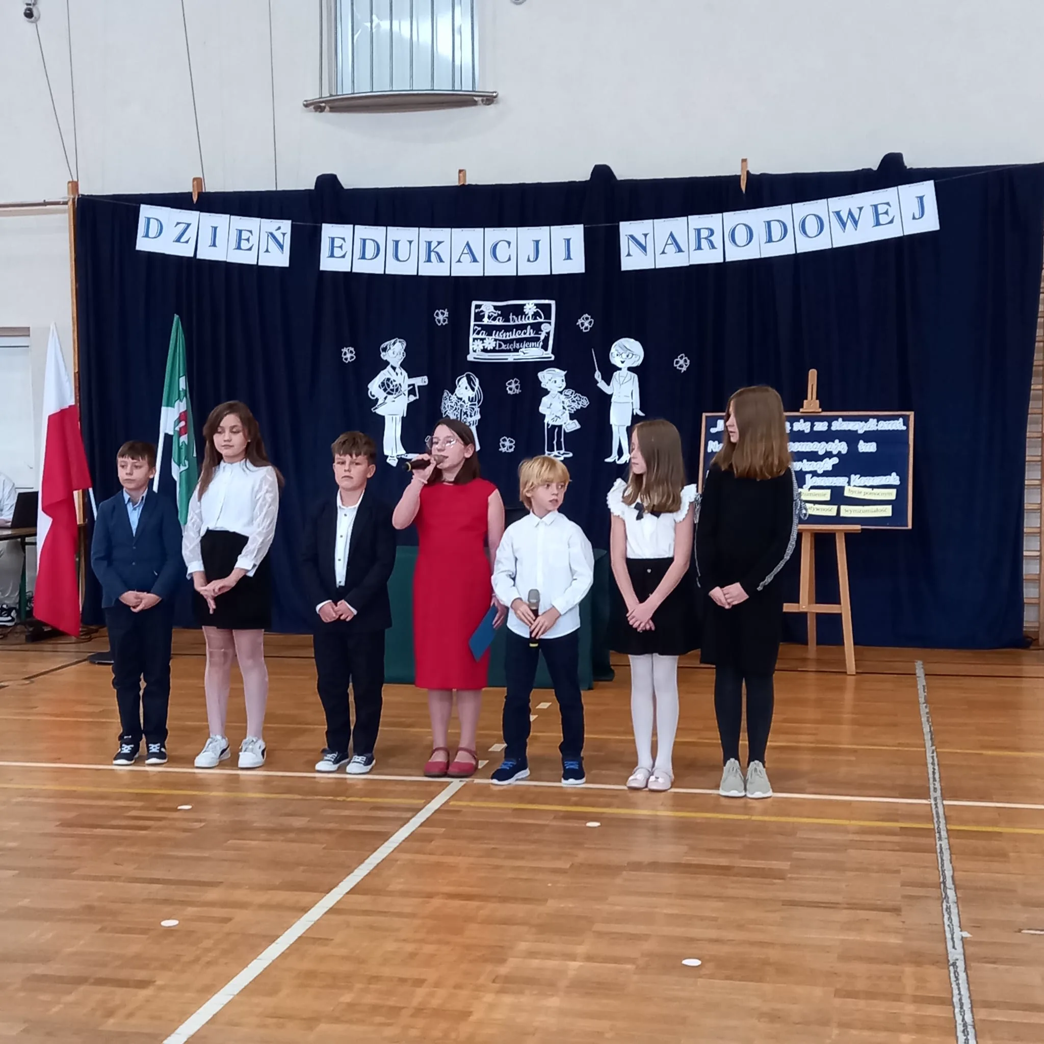 UROCZYSTY APEL Z OKAZJI DNIA EDUKACJI NARODOWEJ