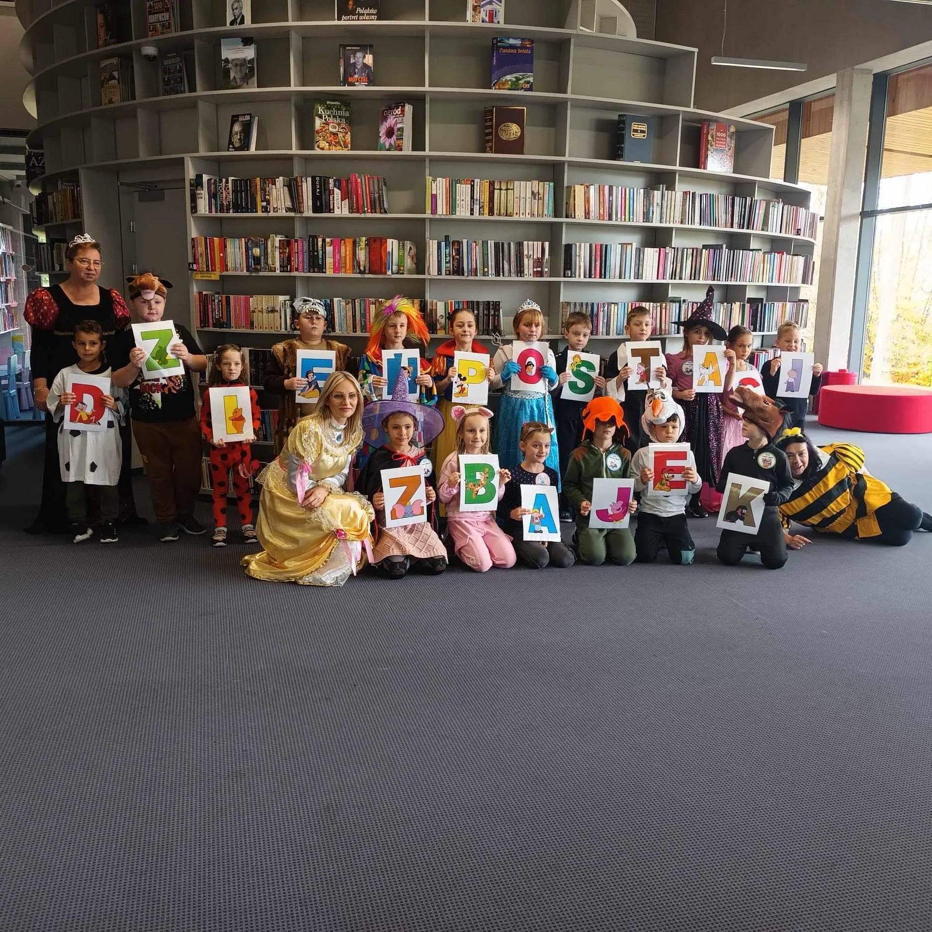 Międzynarodowy Dzień Postaci z Bajek