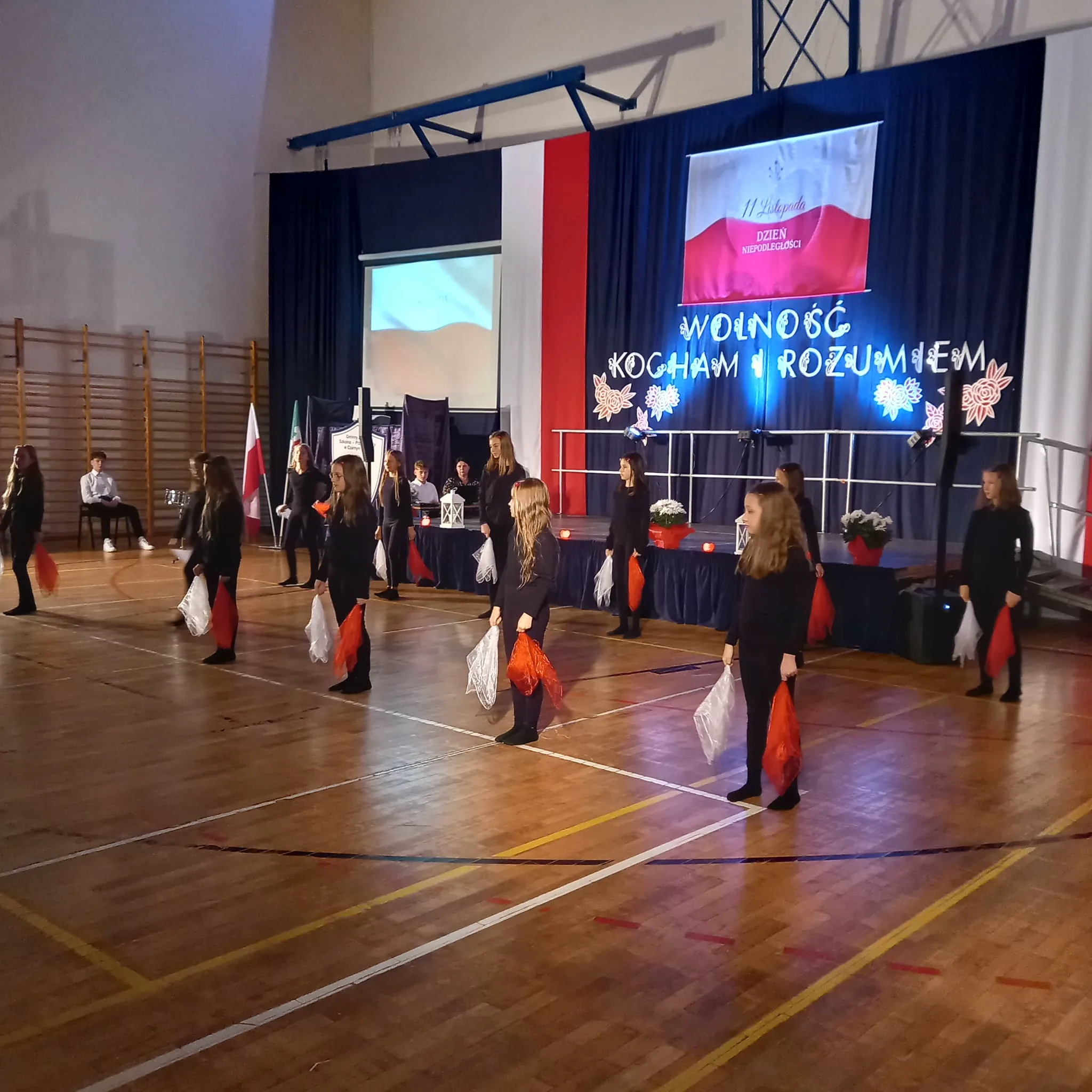 PHOTO 2025 11 07 19 52 06