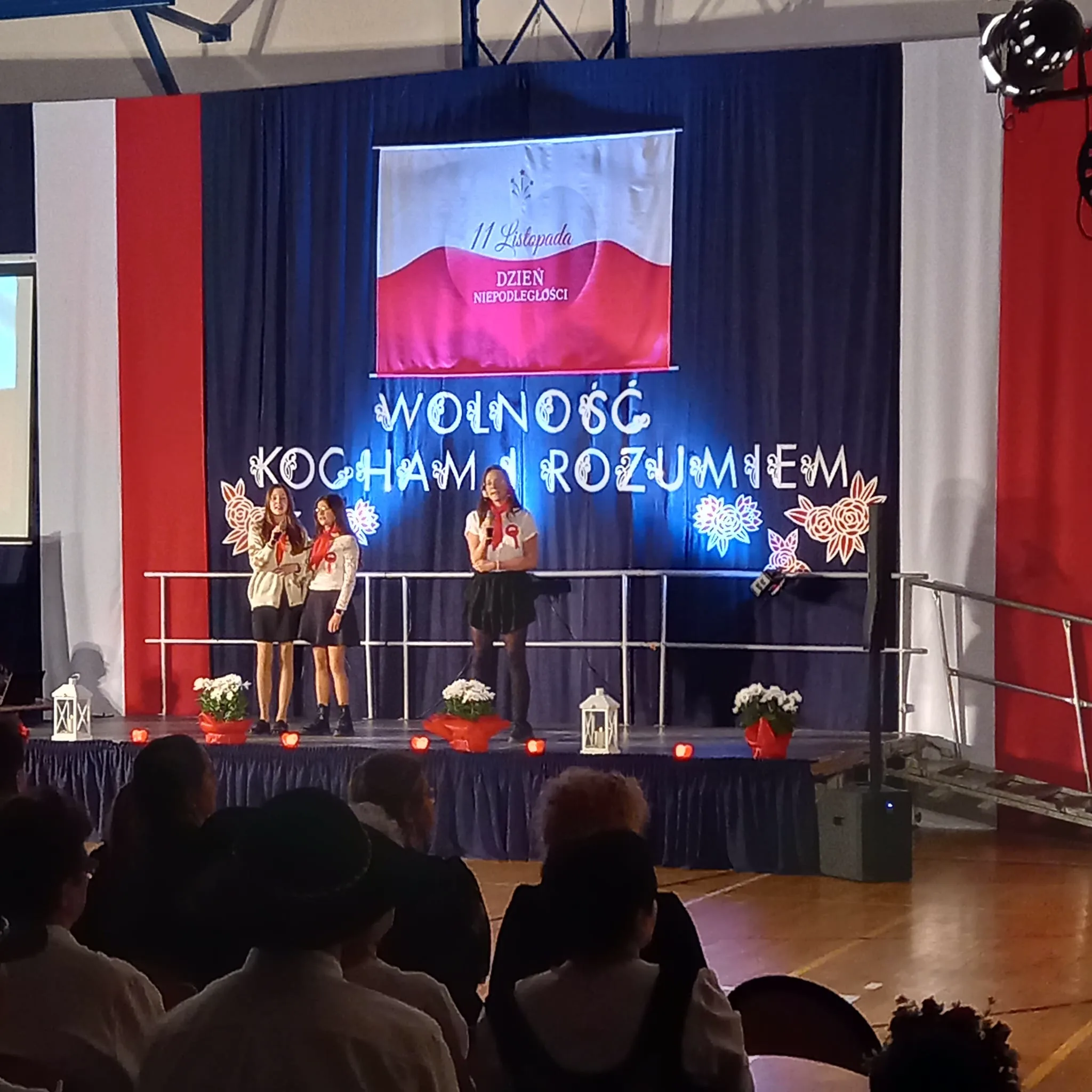 PHOTO 2025 11 07 19 53 45