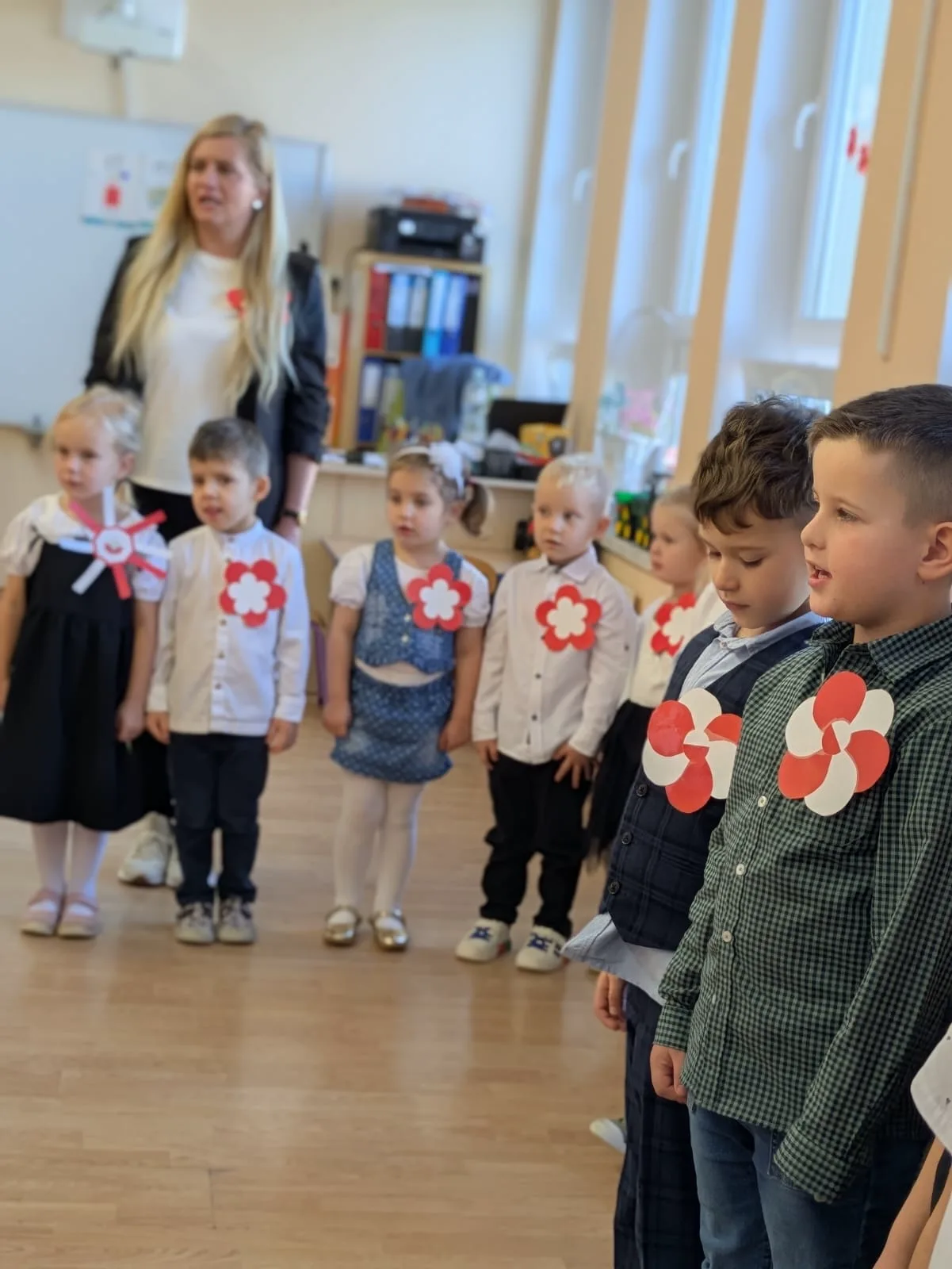 PHOTO 2025 11 09 19 20 02 2