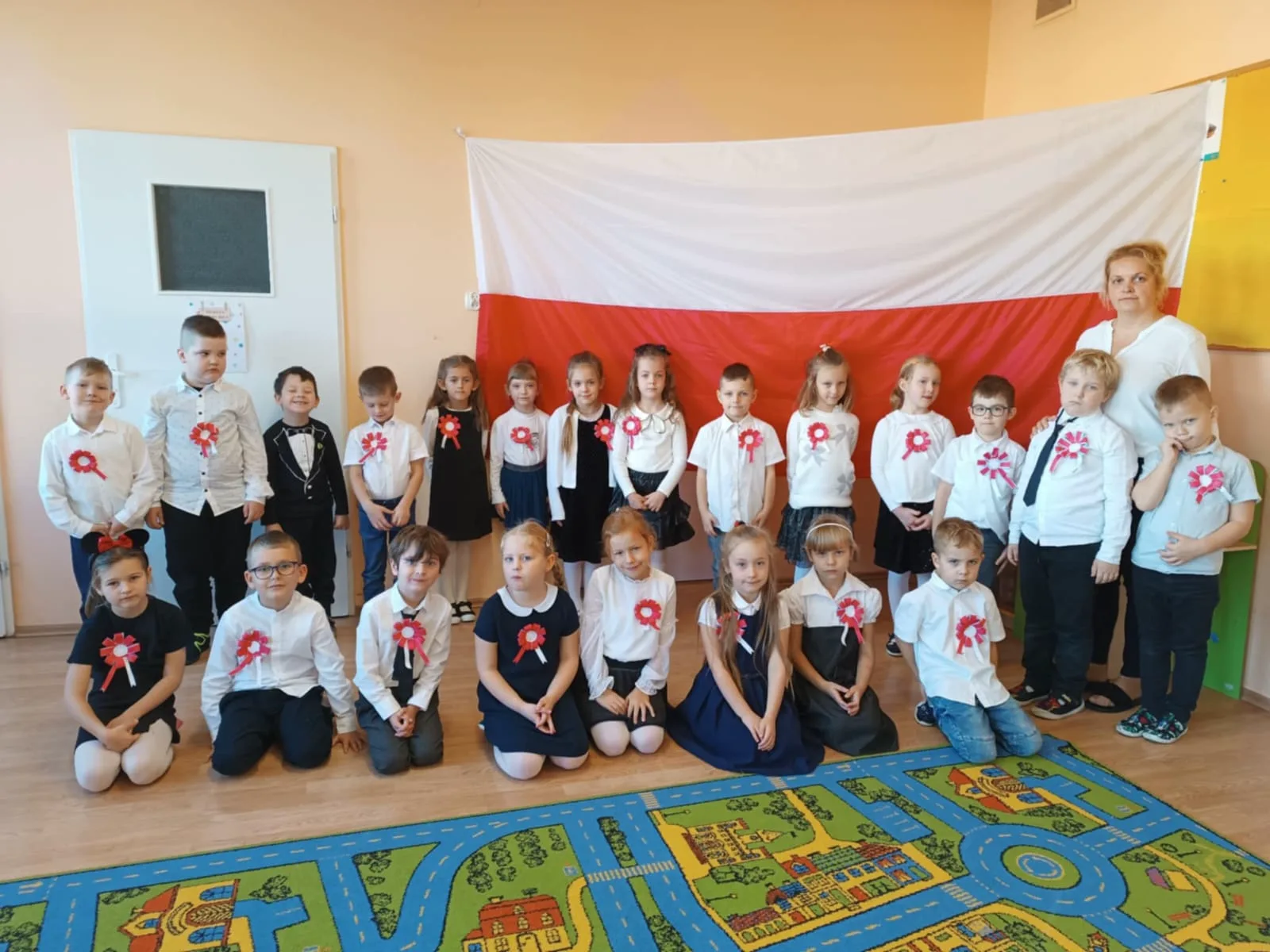 PHOTO 2025 11 09 19 20 04 2