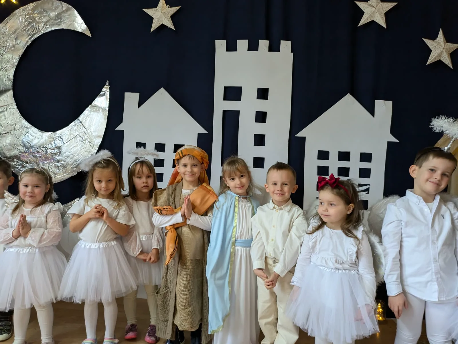 JASEŁKA Z PRZEDSZKOLAKAMI