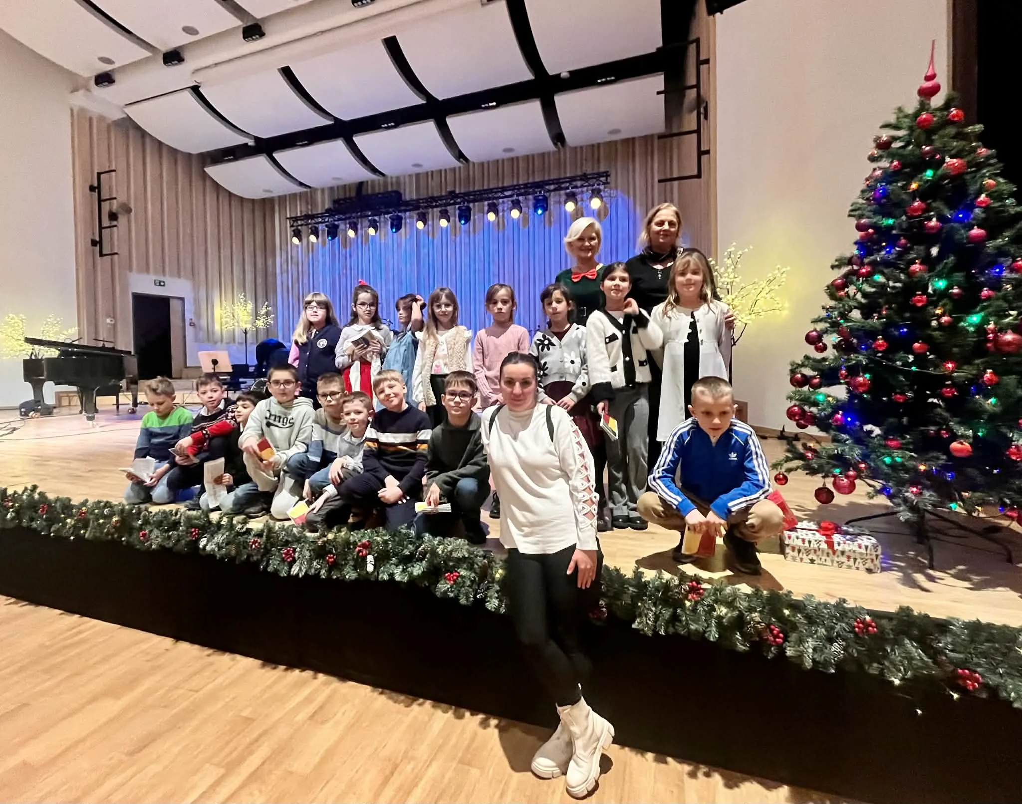 ŚWIĄTECZNY KONCERT