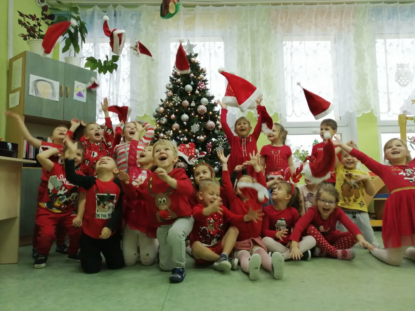 A Mikołaj pędzi, a Mikołaj gna!