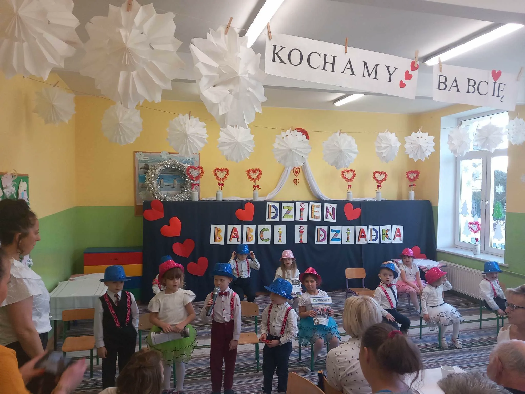 ŚWIĘTO BABĆ I DZIADKÓW W PRZEDSZKOLU W WITKOWIE