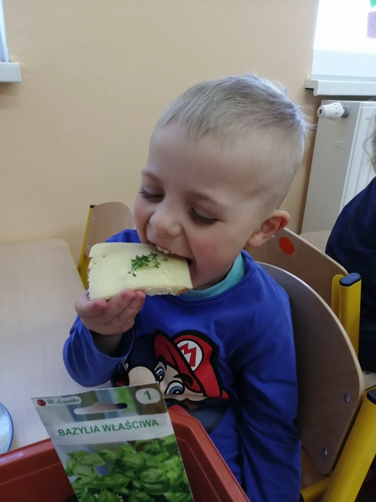 c325d057 3654 43ab b26e 31eba2eeba99