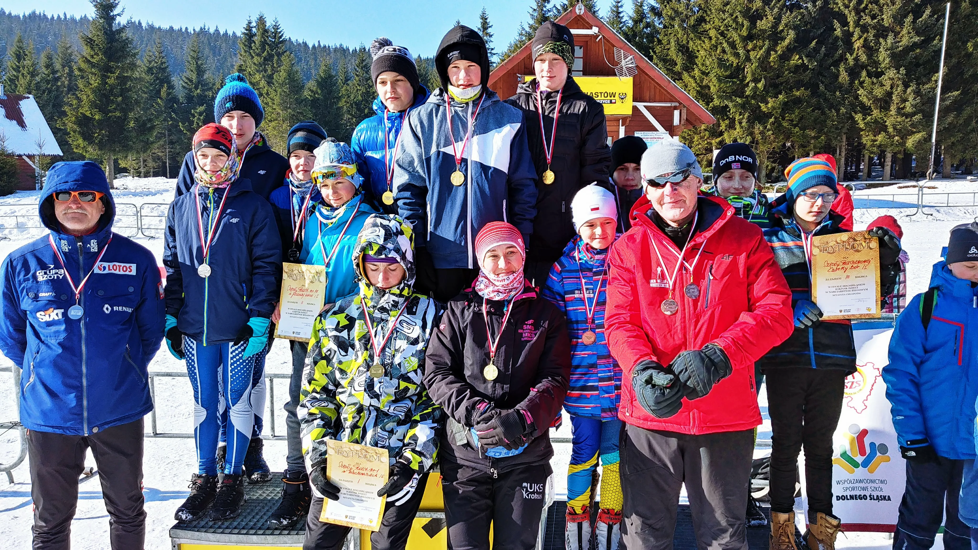 UDANY WYSTĘP NASZYCH UCZNIÓW W ZIMOWYCH IGRZYSKACH MŁODZIEŻY SZKOLNEJ W NARCIARSTWIE BIEGOWYM - JAKUSZYCE 20-21.02.2018