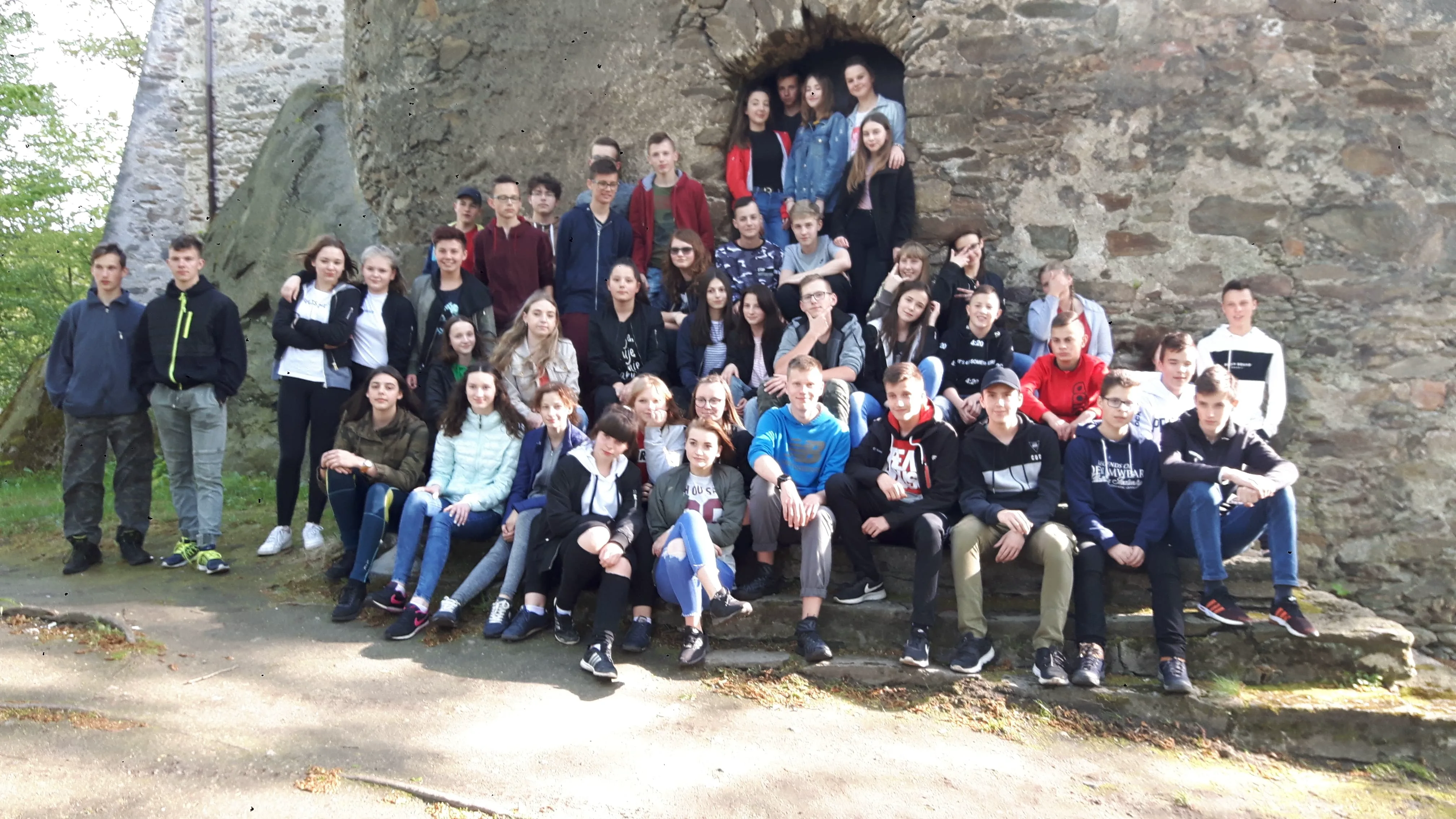 Klasy II na wycieczce w Zamku Czocha