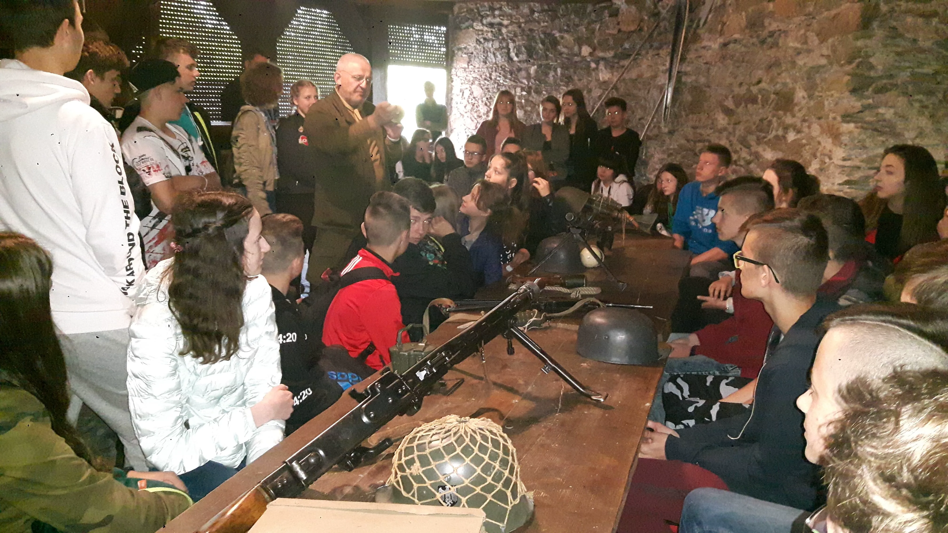 31732172 1576163679149321 2016238136153079808 n