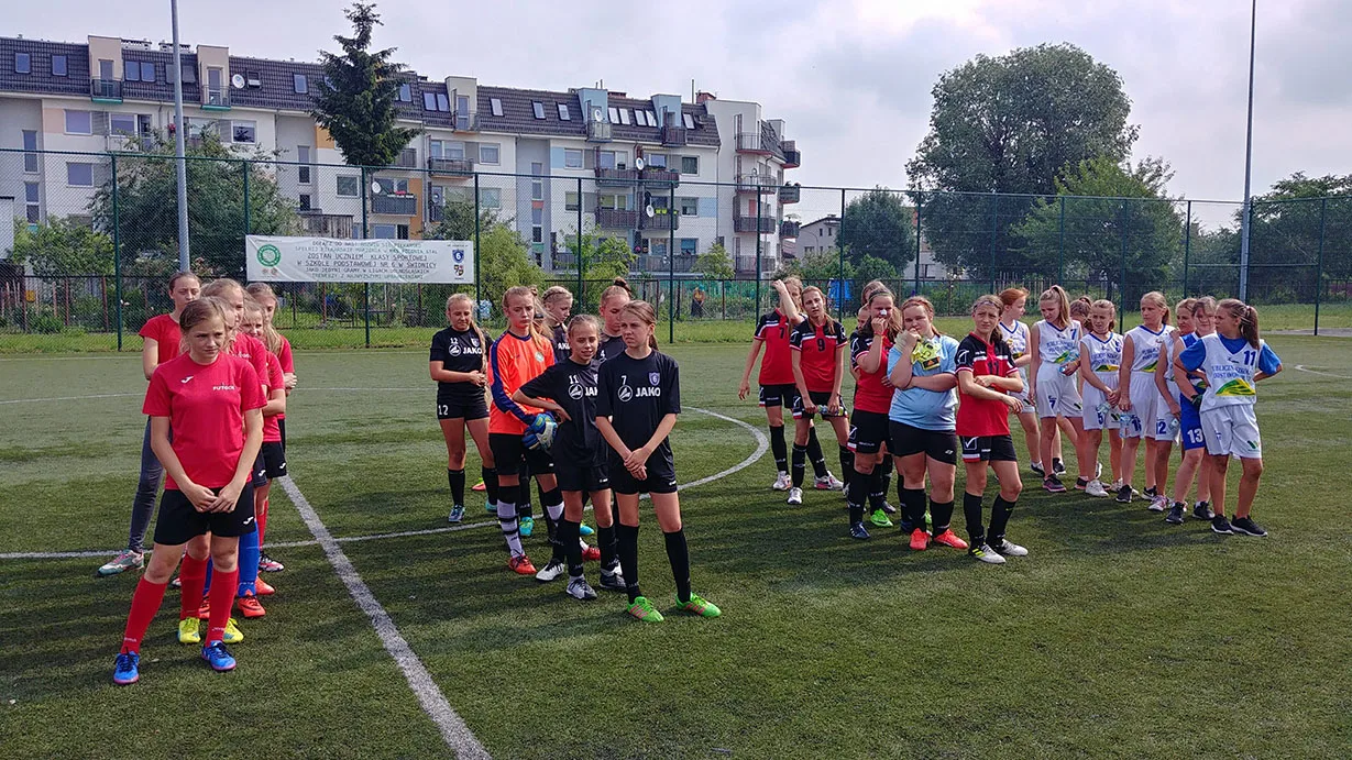 34508482 1780700678693413 853463933619535872 n