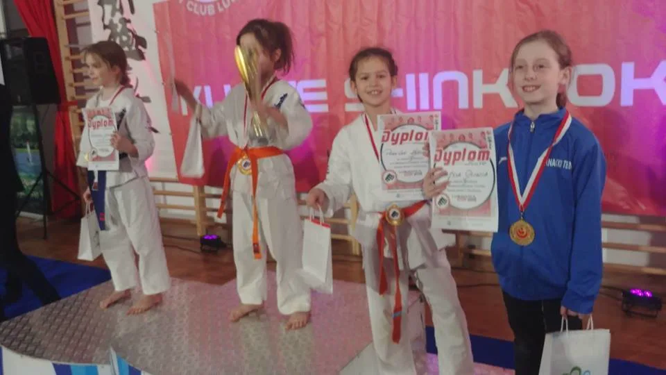 53260585 1145223345655778 6140115203758489600 n