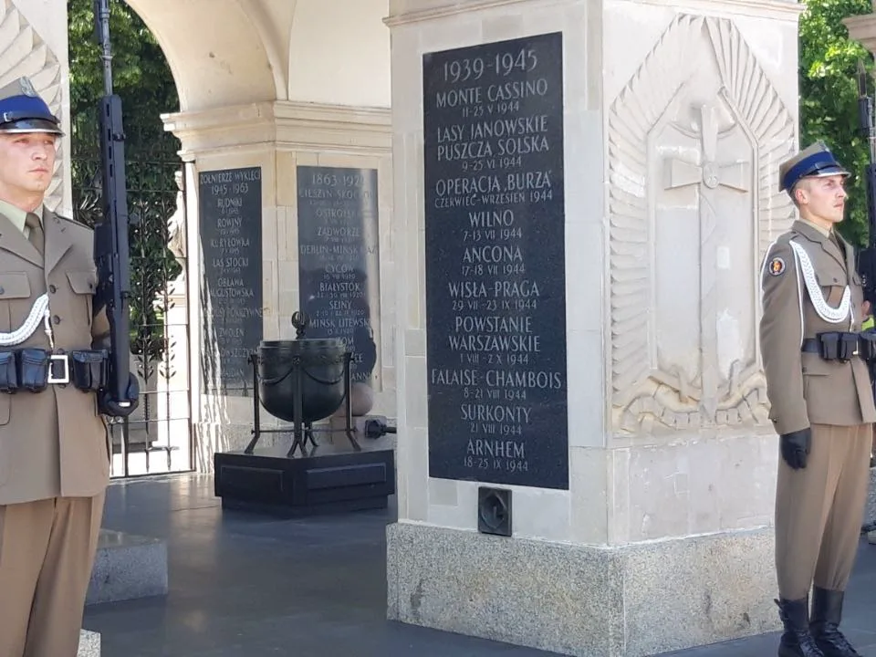 62542388 320381152206807 5685615236145479680 n