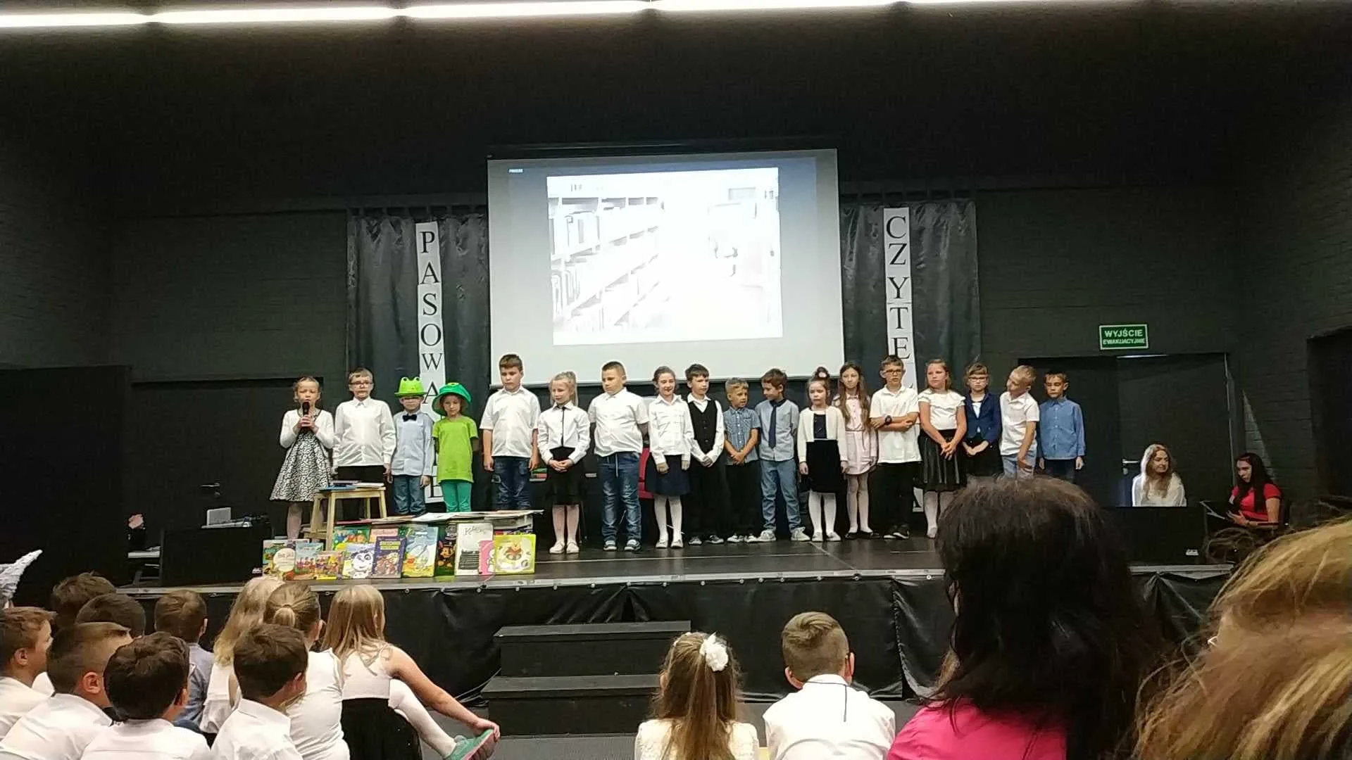 MY, UCZNIOWIE PIERWSZEJ KLASY…