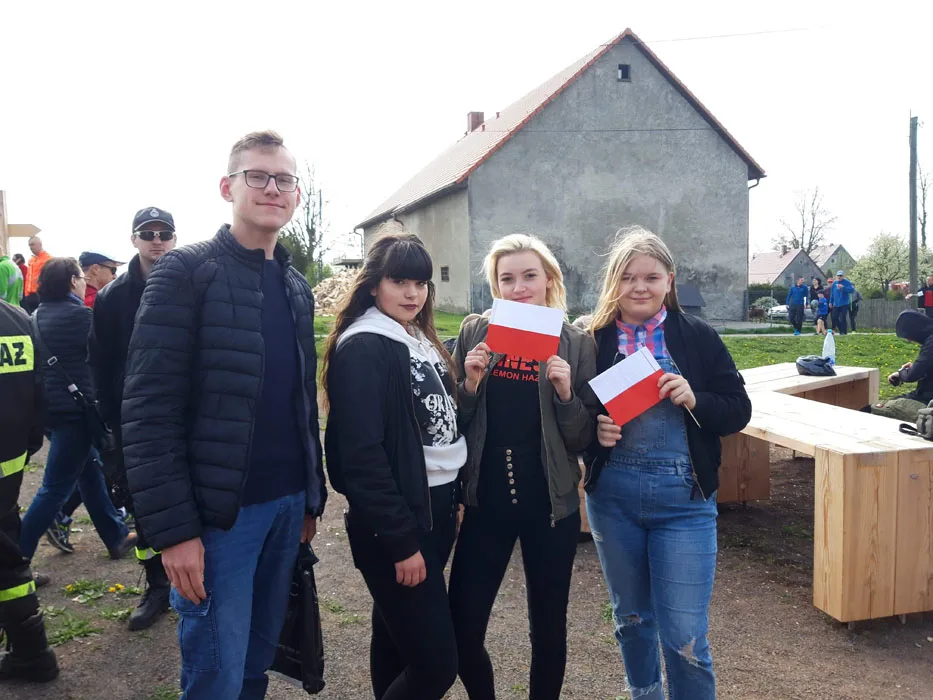 2 maja to Dzień Flagi Rzeczypospolitej Polskiej – okazja, aby wyrazić szacunek dla barw narodowych