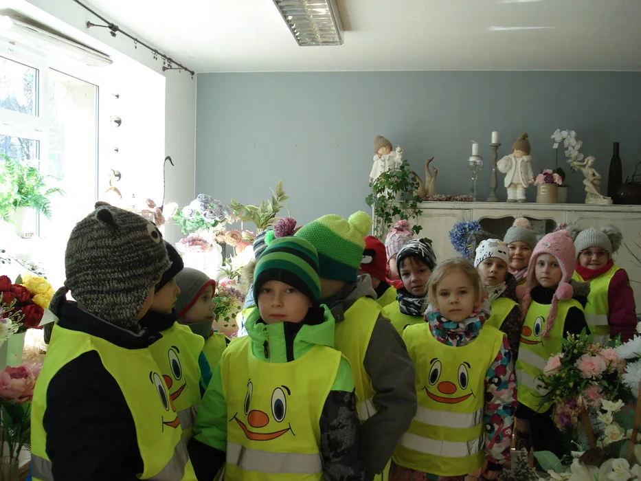9 marca 2018 r. przedszkolaki z grupy „Żabek” odwiedziły kwiaciarnię w Czarnym Borze. Celem wycieczki była realizacja projektu „Poznajemy ciekawe zawody”