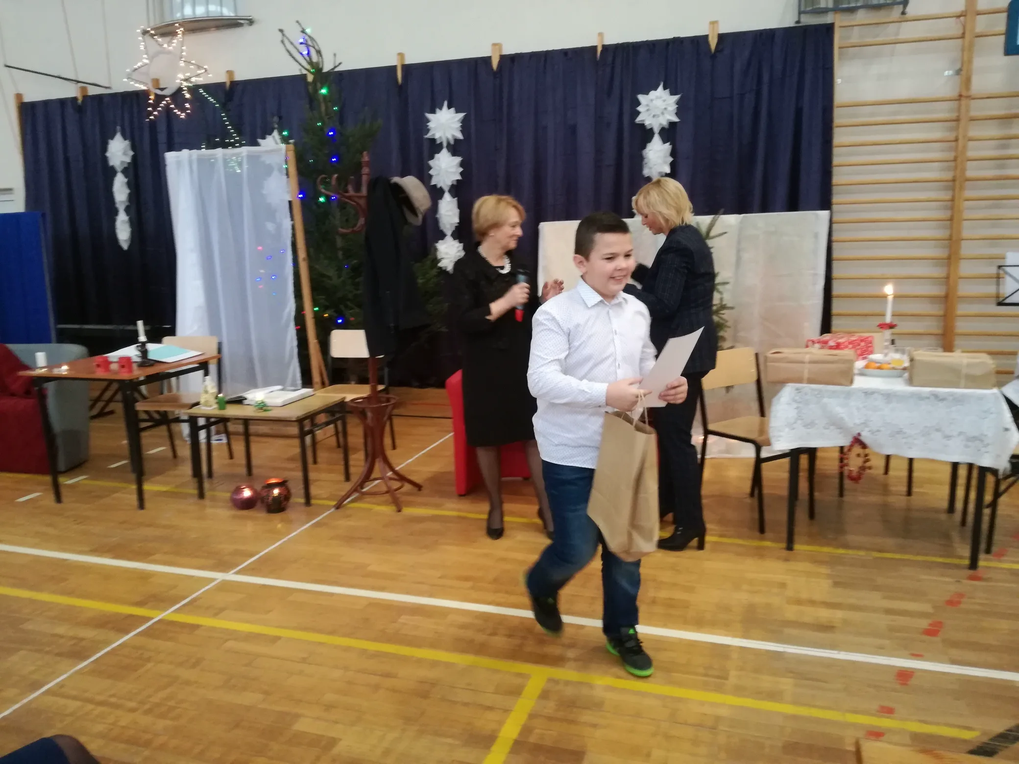 Szkolny konkurs na najpiękniejszą kartkę bożonarodzeniową