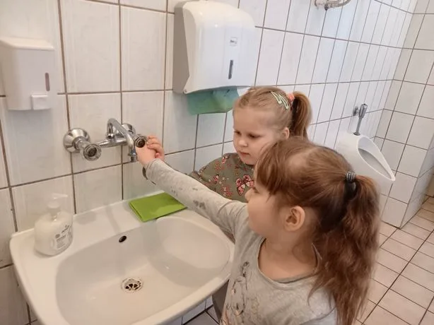 175924981 743440579678378 1341343351364578583 n