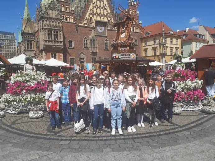 Z WIZYTĄ U KRÓLOWEJ YEMAYI – CZYLI 4 B W OPERZE