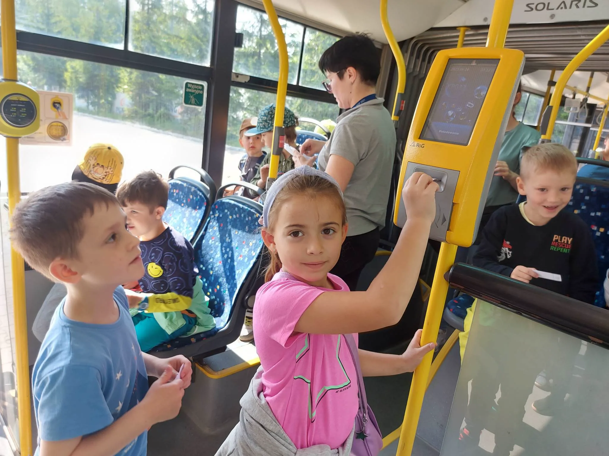 AUTOBUSY, ZAJEZDNIA I MALUCHY