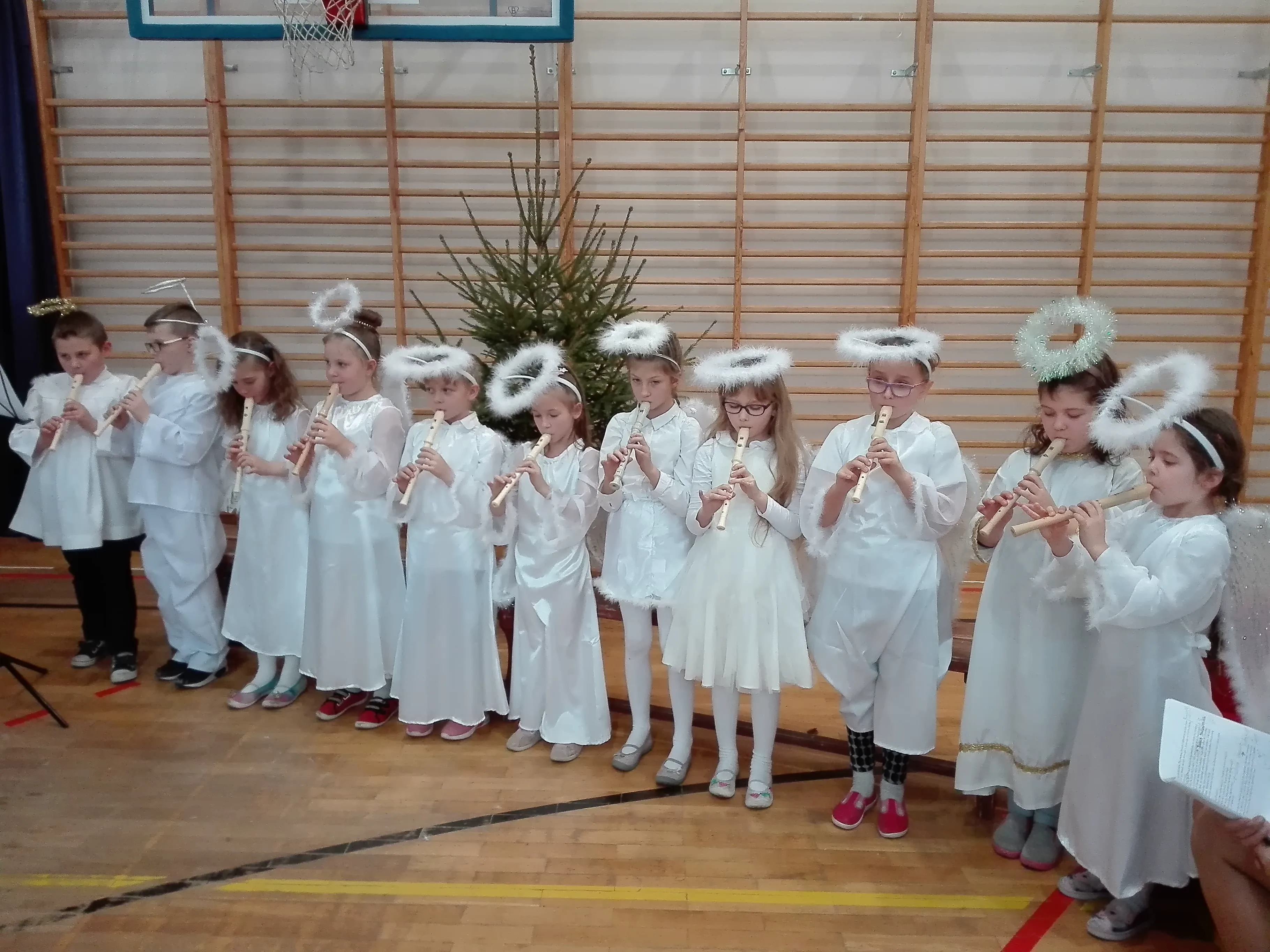 ‘’Kolęda prozą, czyli ‘’Opowieść wigilijna o duchu’’