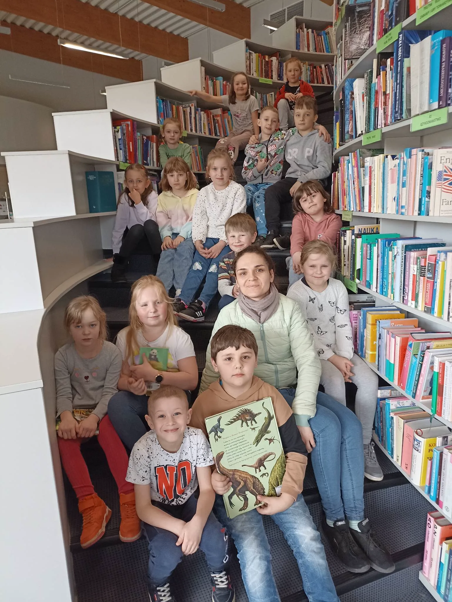 Pierwszaki w bibliotece