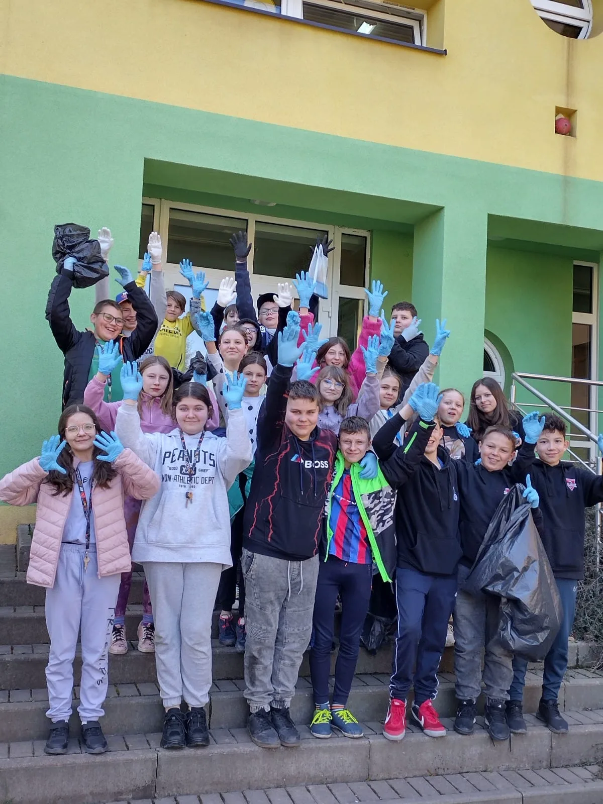 AKCJA SPRZĄTAMY DLA  POLSKI