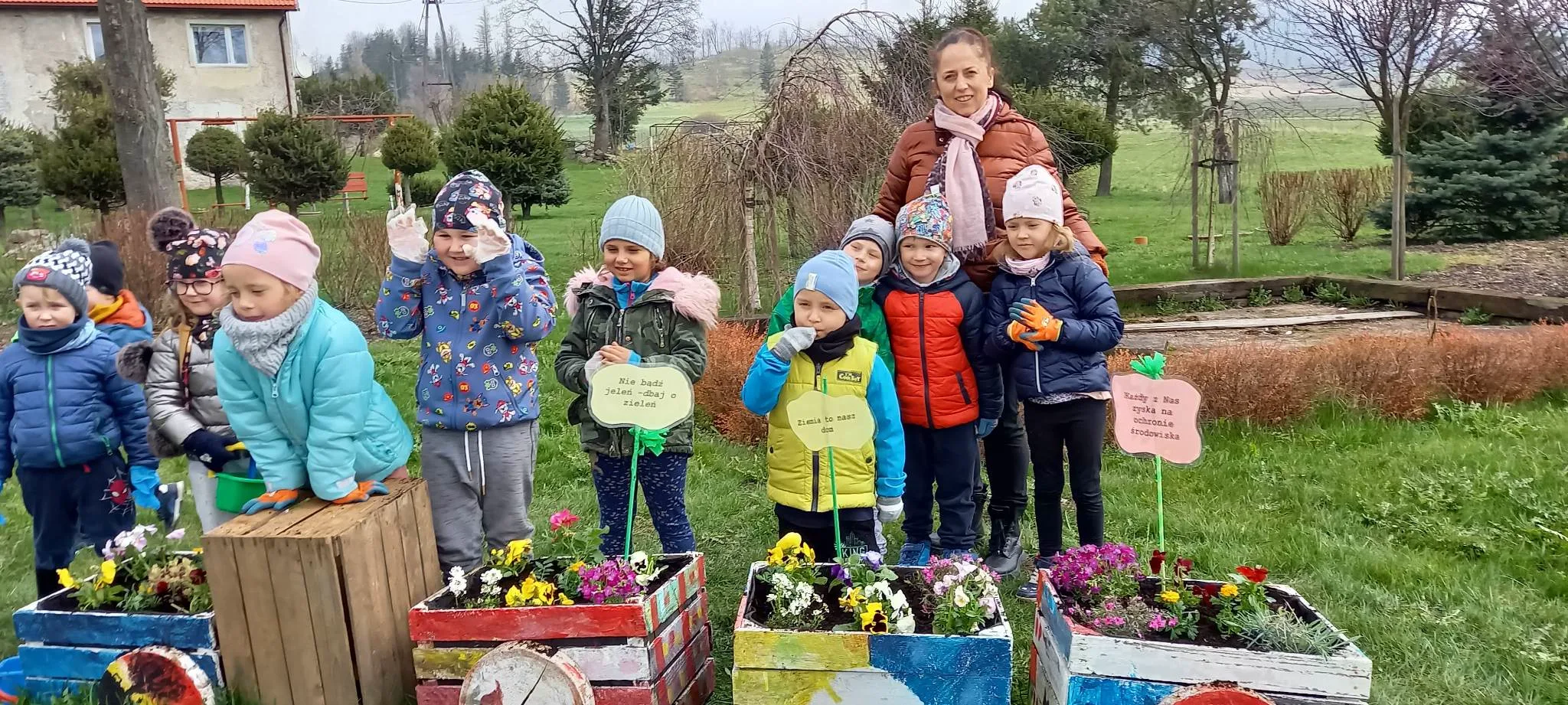 NAJMŁODSI  EKOLODZY W NASZEJ SZKOLE