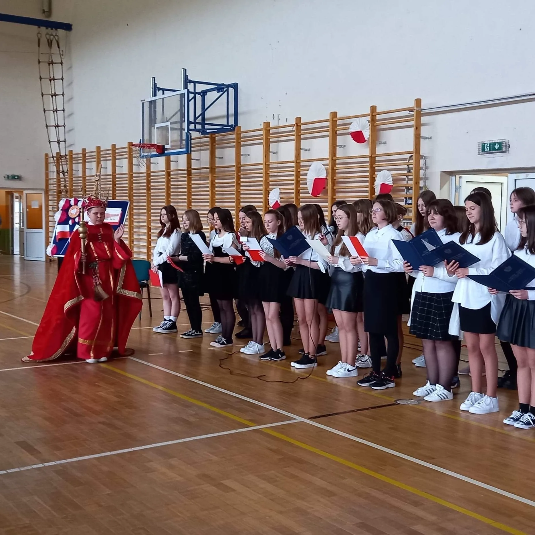 3AD94732 5B87 4EE7 B51B CA3D3BD40E16