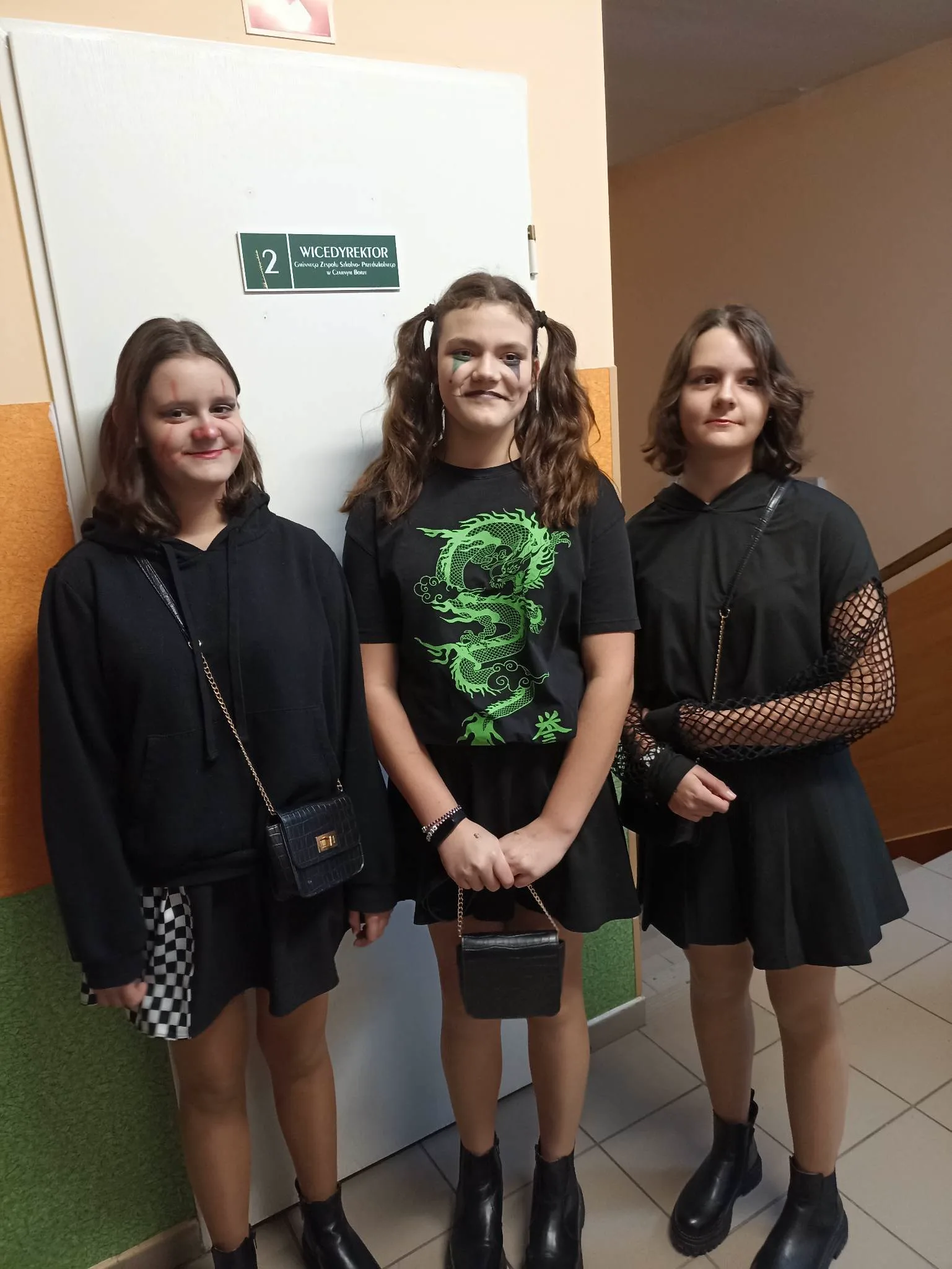 316990152 859618705289621 1535175296531643979 n