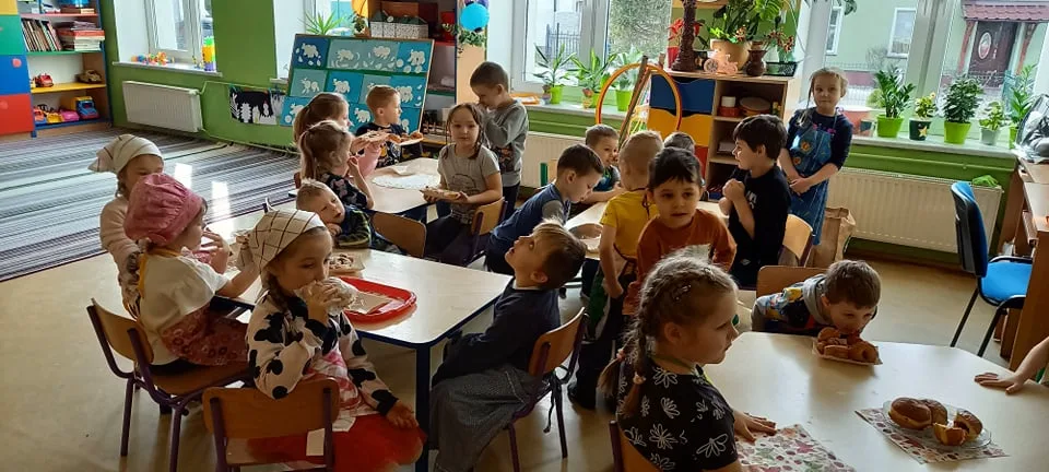 SŁODKI CZWARTEK W PRZEDSZKOLU W WITKOWIE