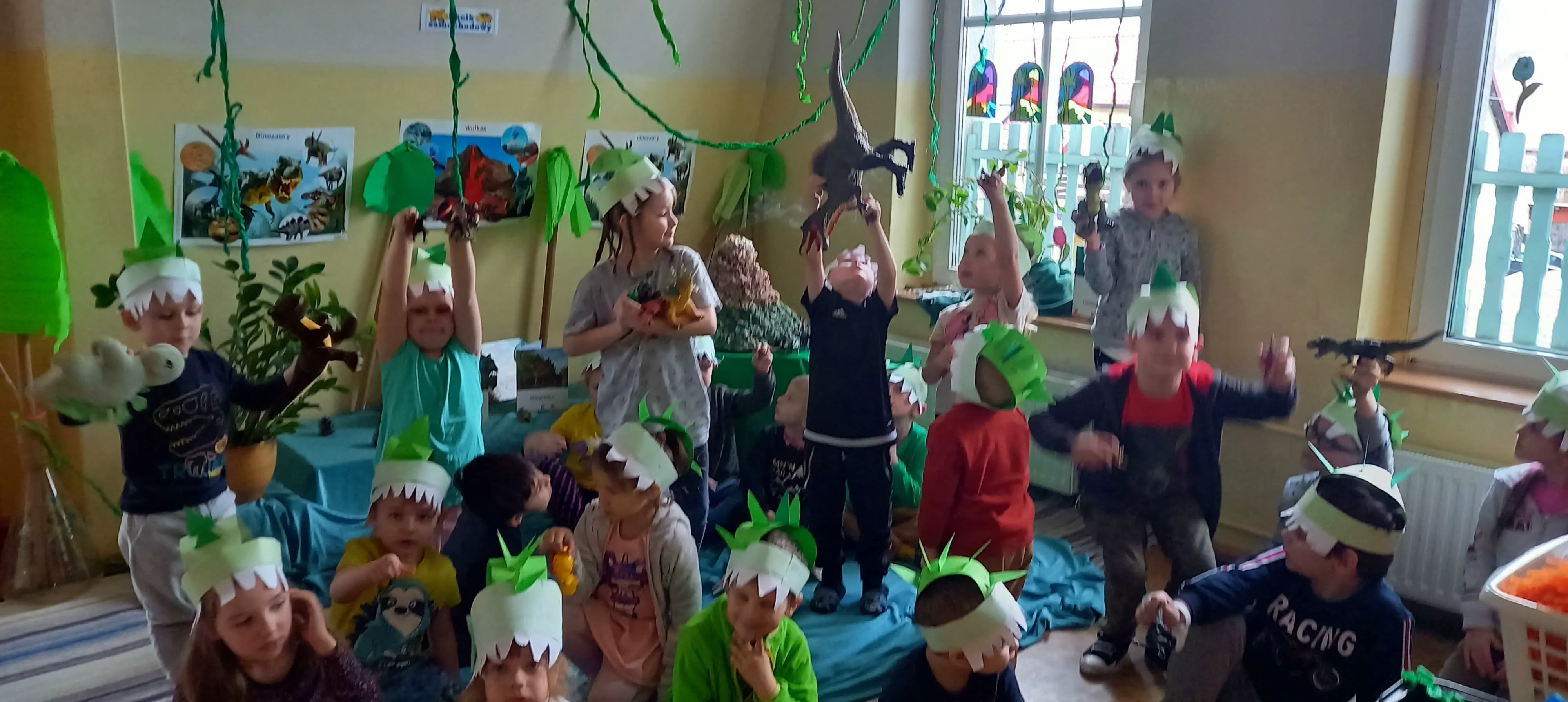 PRZEDSZKOLAKI Z WITKOWA ZA PAN BRAT Z DINOZAURAMI