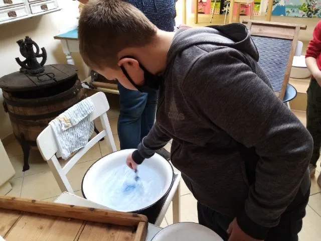 POWRÓT  DO  PRZESZŁOŚCI