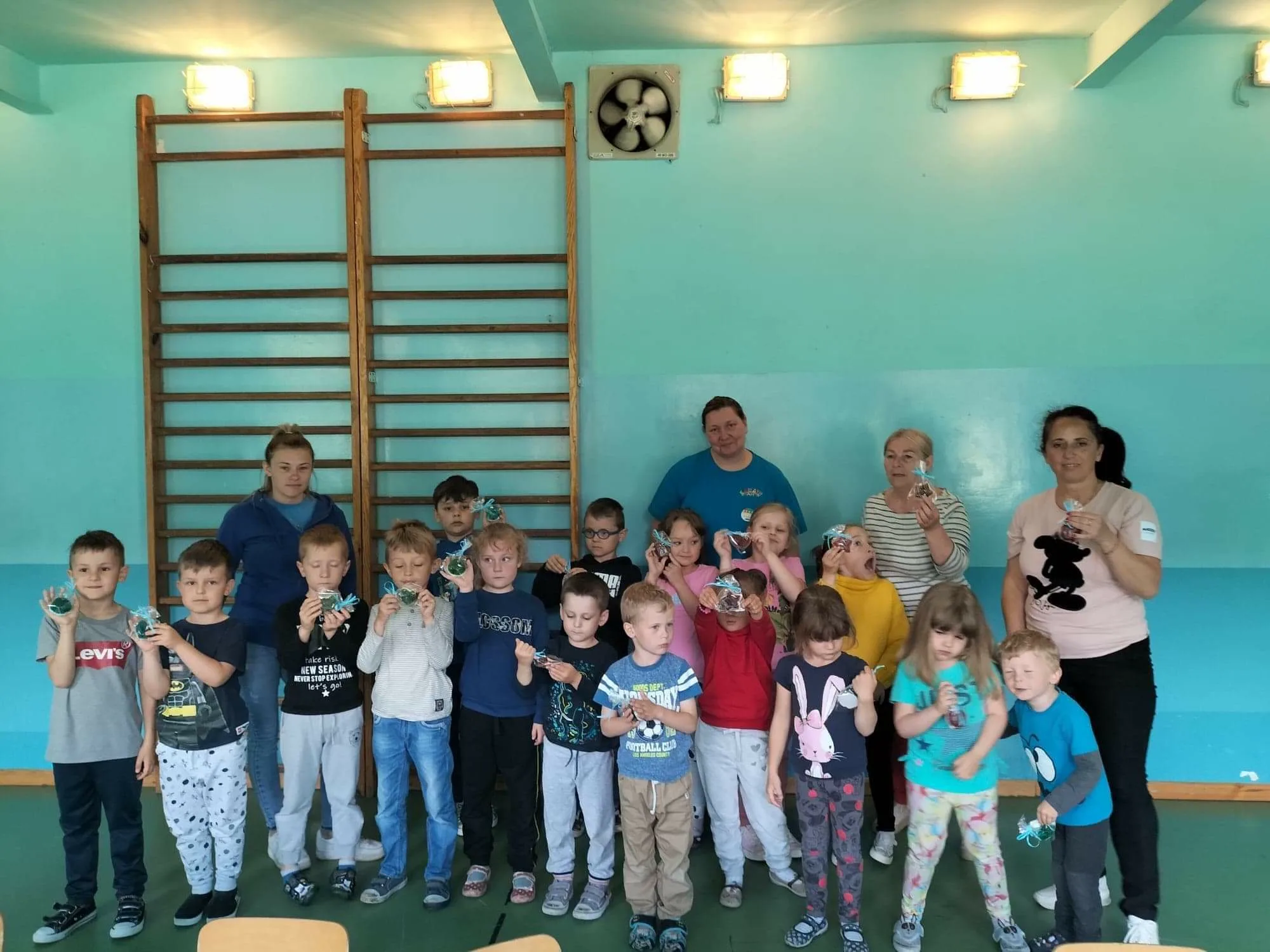 KOMU, KOMU MYDEŁKO ?