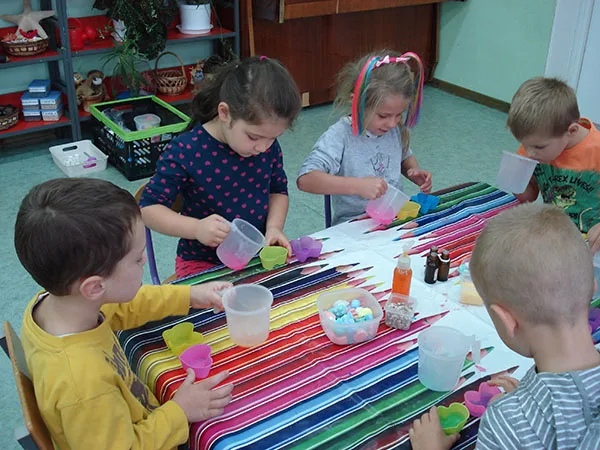 MAŁE WĘDRÓWKI PRZEZ WIELKI ŚWIAT