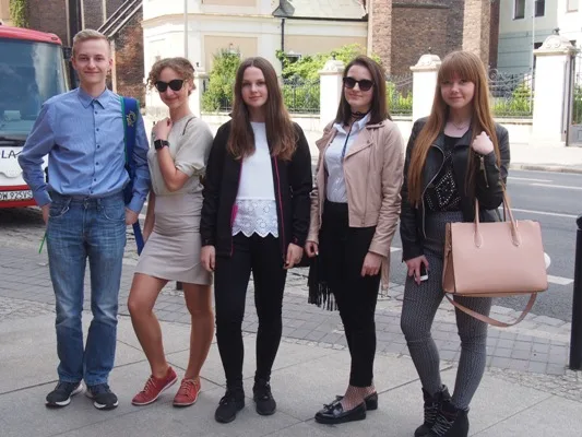 III miejsce Wiktorii Buzarewicz w Wojewódzkim Konkursie „Dolnośląskim szlakiem - cuda natury i architektury”